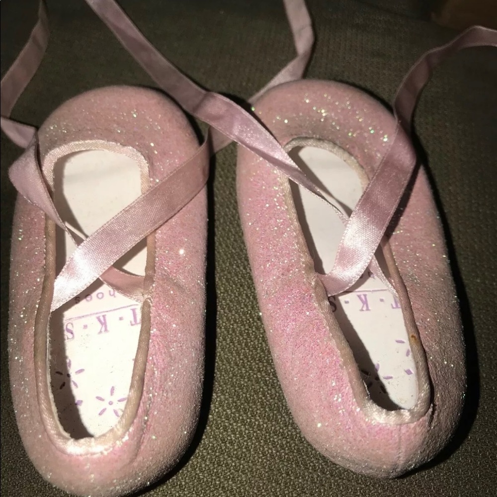 T•K•S girls 4 pink ballet like shoes rubber soles